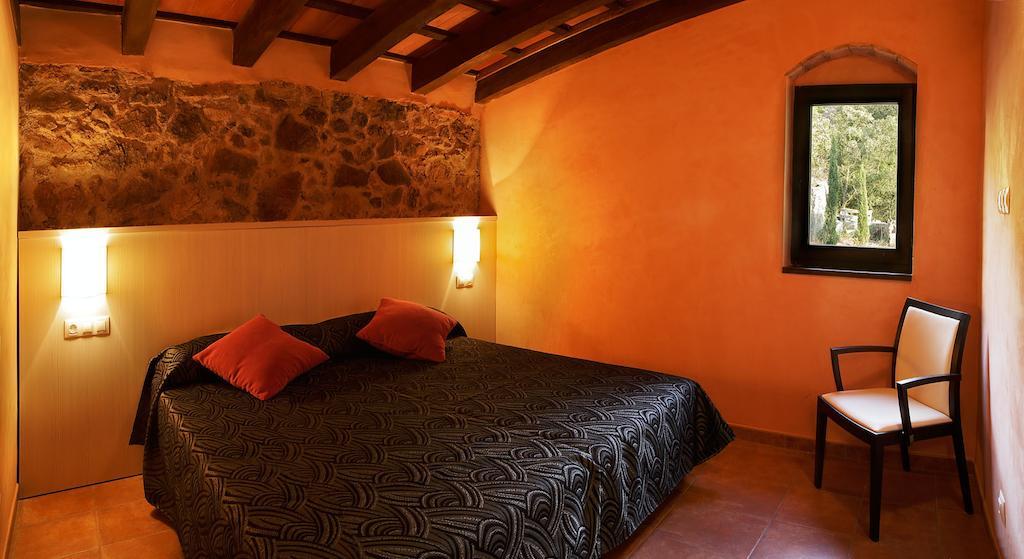 Les Quimeres Falset Room photo